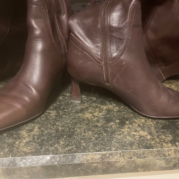 Naturalizer Dark Brown wide calf boots. Beautiful! - Picture 6 of 6